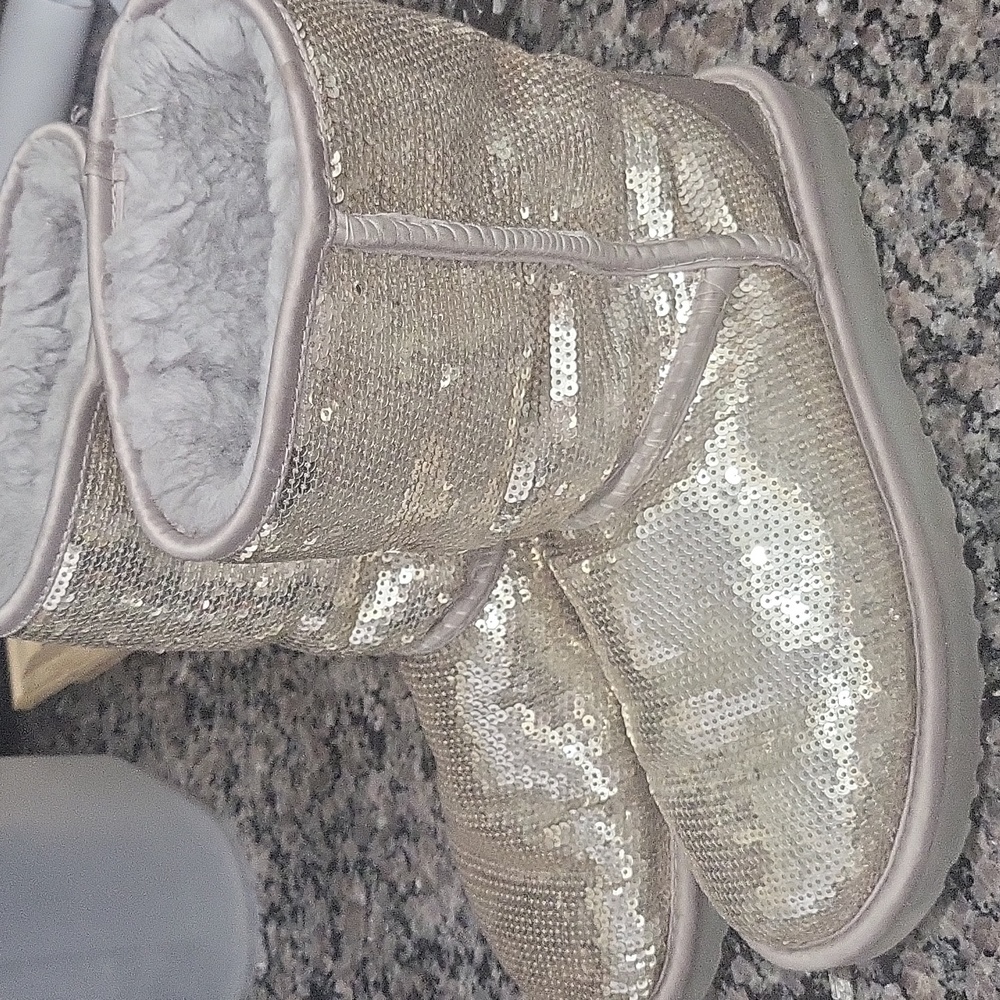 Sparkle uggs - Picture 2 of 4
